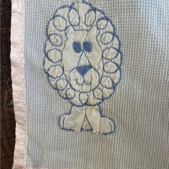 Vintage Light Blue Embroidered Baby Blanket with Lion and satin trim - Picture 2 of 3